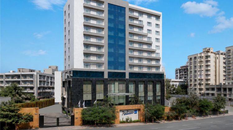 Radisson Blu Hotel Ahmedabad Exterior