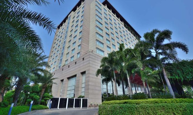 Radisson Blu Hotel Indore Exterior