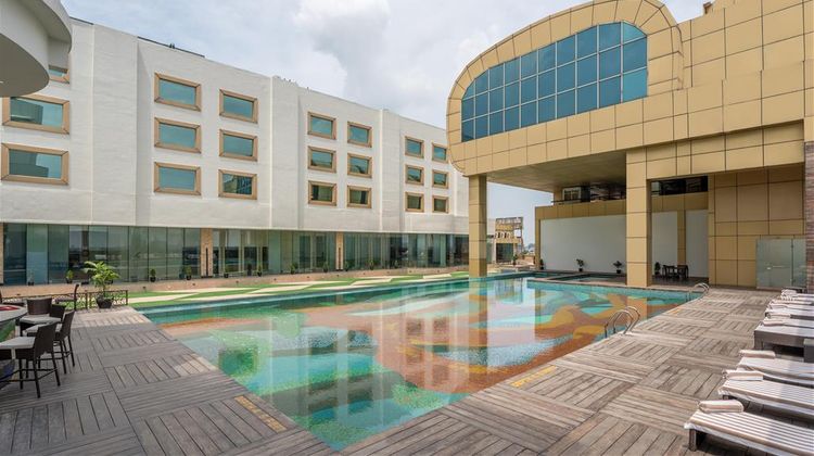 Radisson Blu Hotel Ludhiana Pool