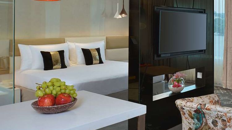 Radisson Bengaluru City Center Suite
