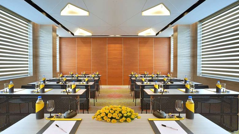 <b>Radisson Bengaluru City Center Meeting</b>. Images powered by <a href="https://iceportal.shijigroup.com/" title="IcePortal" target="_blank">IcePortal</a>.