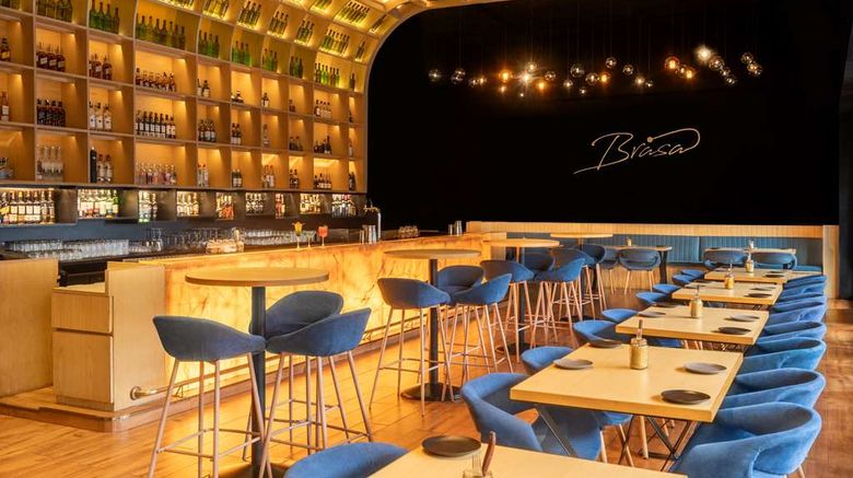 <b>Radisson Chennai City Centre Restaurant</b>. Images powered by <a href="https://iceportal.shijigroup.com/" title="IcePortal" target="_blank">IcePortal</a>.