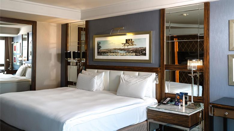 <b>Radisson Blu Hotel Istanbul Pera Room</b>. Images powered by <a href="https://iceportal.shijigroup.com/" title="IcePortal" target="_blank">IcePortal</a>.