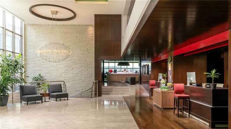 <b>Radisson Blu Bosphorus Hotel Lobby</b>. Images powered by <a href="https://iceportal.shijigroup.com/" title="IcePortal" target="_blank">IcePortal</a>.
