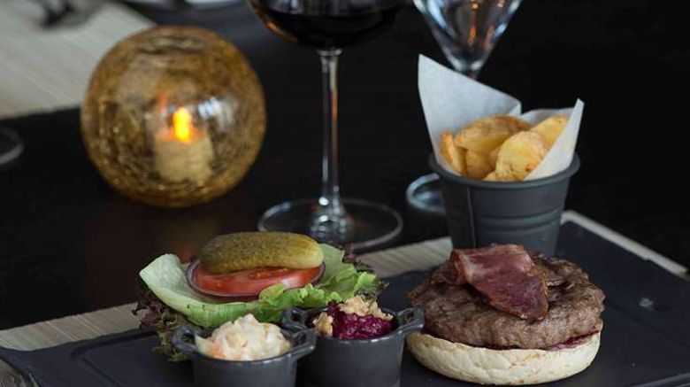 <b>Radisson Blu Hotel Istanbul Sisli Restaurant</b>. Images powered by <a href="https://iceportal.shijigroup.com/" title="IcePortal" target="_blank">IcePortal</a>.