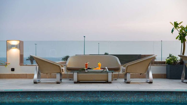 <b>Radisson Blu Hotel, Jeddah Corniche Pool</b>. Images powered by <a href="https://iceportal.shijigroup.com/" title="IcePortal" target="_blank">IcePortal</a>.