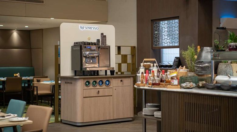 <b>Radisson Blu Hotel, Jeddah Corniche Restaurant</b>. Images powered by <a href="https://iceportal.shijigroup.com/" title="IcePortal" target="_blank">IcePortal</a>.