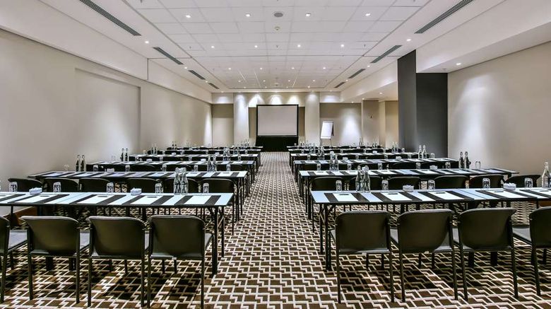 <b>Radisson Blu Gautrain Hotel, Sandton Meeting</b>. Images powered by <a href="https://iceportal.shijigroup.com/" title="IcePortal" target="_blank">IcePortal</a>.