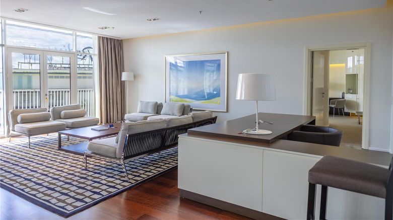 <b>Radisson Blu Hotel & Convention Centre Suite</b>. Images powered by <a href="https://iceportal.shijigroup.com/" title="IcePortal" target="_blank">IcePortal</a>.