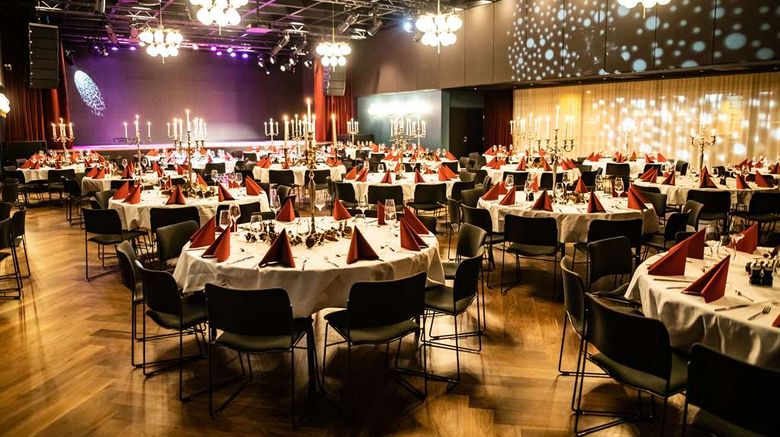 <b>Radisson Blu Caledonien Hotel Ballroom</b>. Images powered by <a href="https://iceportal.shijigroup.com/" title="IcePortal" target="_blank">IcePortal</a>.
