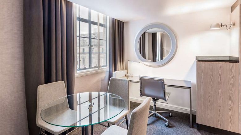 <b>Radisson Blu Hotel Leeds Suite</b>. Images powered by <a href="https://iceportal.shijigroup.com/" title="IcePortal" target="_blank">IcePortal</a>.
