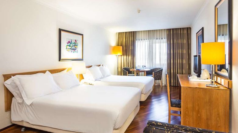 <b>Radisson Blu Hotel Lisbon Room</b>. Images powered by <a href="https://iceportal.shijigroup.com/" title="IcePortal" target="_blank">IcePortal</a>.