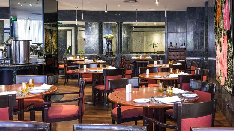 <b>Radisson Blu Hotel Lisbon Restaurant</b>. Images powered by <a href="https://iceportal.shijigroup.com/" title="IcePortal" target="_blank">IcePortal</a>.