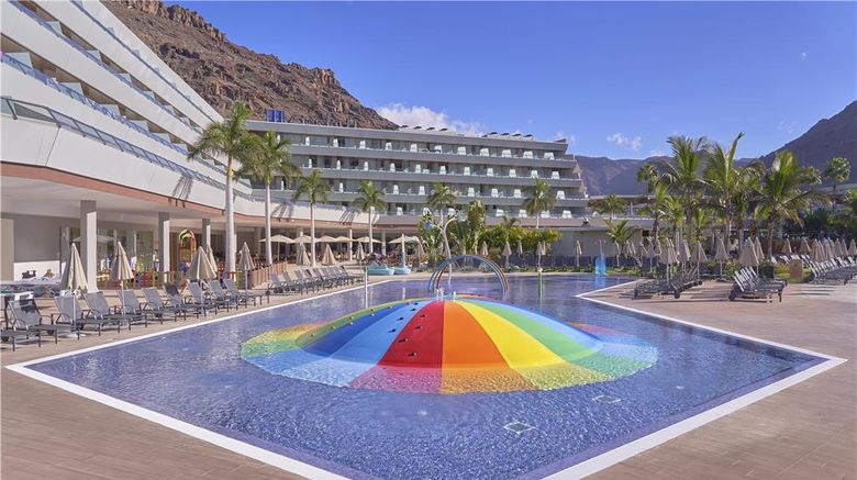 <b>Radisson Blu Resort & Spa Gran Canaria Pool</b>. Images powered by <a href="https://iceportal.shijigroup.com/" title="IcePortal" target="_blank">IcePortal</a>.