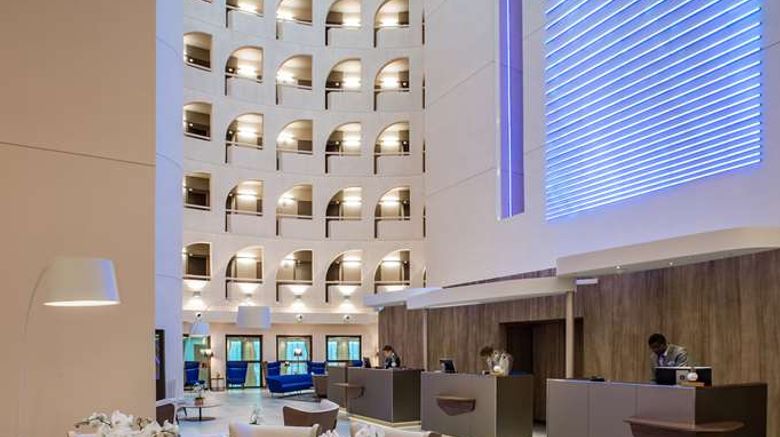 <b>Radisson Blu Hotel Lyon Lobby</b>. Images powered by <a href="https://iceportal.shijigroup.com/" title="IcePortal" target="_blank">IcePortal</a>.
