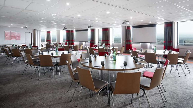 <b>Radisson Blu Hotel Lyon Meeting</b>. Images powered by <a href="https://iceportal.shijigroup.com/" title="IcePortal" target="_blank">IcePortal</a>.