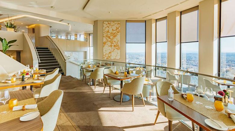 <b>Radisson Blu Hotel Lyon Restaurant</b>. Images powered by <a href="https://iceportal.shijigroup.com/" title="IcePortal" target="_blank">IcePortal</a>.