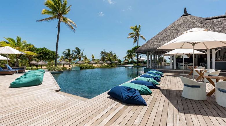 <b>Radisson Blu Azuri Resort & Spa Pool</b>. Images powered by <a href="https://iceportal.shijigroup.com/" title="IcePortal" target="_blank">IcePortal</a>.