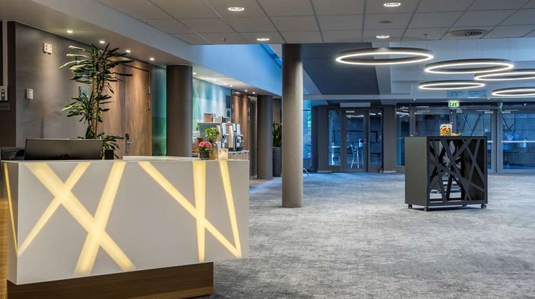 <b>Radisson Blu Airport Hotel, Gardermoen Lobby</b>. Images powered by <a href="https://iceportal.shijigroup.com/" title="IcePortal" target="_blank">IcePortal</a>.