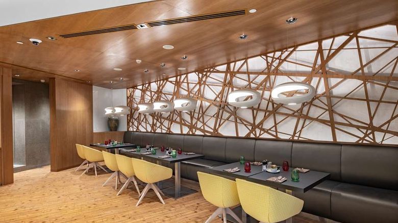 <b>Radisson Blu Hotel & Resid Diplomatic Qt Restaurant</b>. Images powered by <a href="https://iceportal.shijigroup.com/" title="IcePortal" target="_blank">IcePortal</a>.
