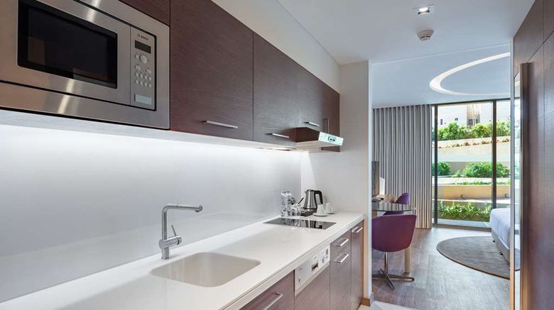 <b>Radisson Blu Hotel & Resid Diplomatic Qt Room</b>. Images powered by <a href="https://iceportal.shijigroup.com/" title="IcePortal" target="_blank">IcePortal</a>.