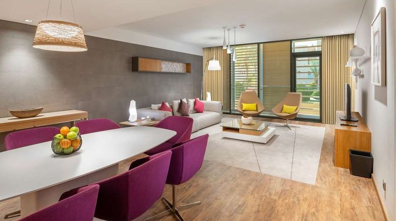 <b>Radisson Blu Hotel & Resid Diplomatic Qt Suite</b>. Images powered by <a href="https://iceportal.shijigroup.com/" title="IcePortal" target="_blank">IcePortal</a>.