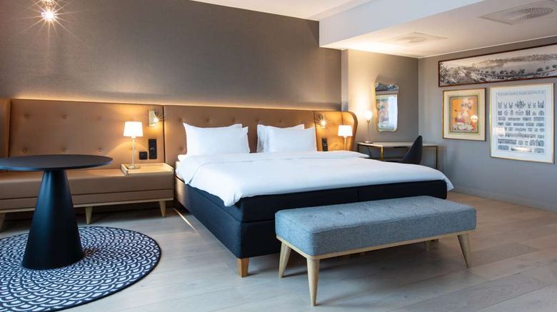 <b>Radisson Blu Atlantic Hotel Stavanger Suite</b>. Images powered by <a href="https://iceportal.shijigroup.com/" title="IcePortal" target="_blank">IcePortal</a>.