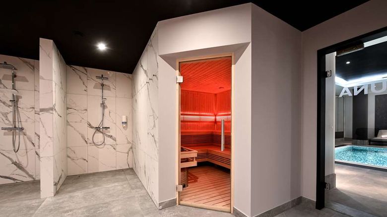<b>Radisson Collection Hotel Warsaw Spa</b>. Images powered by <a href="https://iceportal.shijigroup.com/" title="IcePortal" target="_blank">IcePortal</a>.