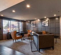 Oxford Suites Chico Lobby