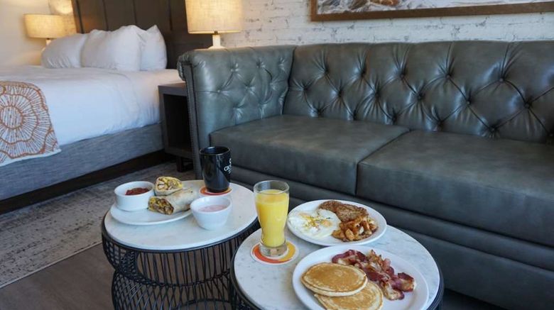 <b>Oxford Suites Chico Restaurant</b>. Images powered by <a href="https://iceportal.shijigroup.com/" title="IcePortal" target="_blank">IcePortal</a>.