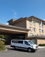 Oxford Suites Portland - Jantzen Beach