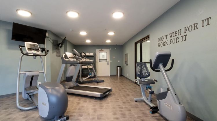 Oxford Suites Portland - Jantzen Beach Health