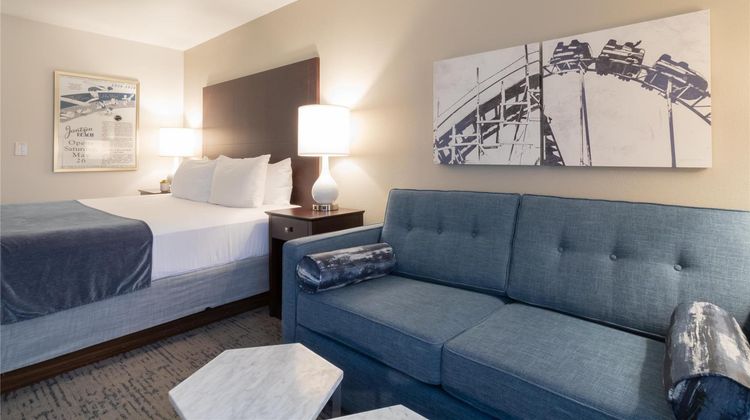 Oxford Suites Portland - Jantzen Beach Suite