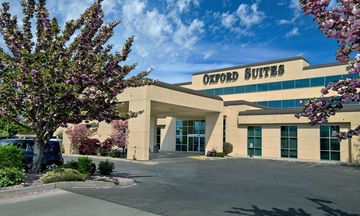 Oxford Suites Yakima