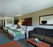 Oxford Suites Yakima Room