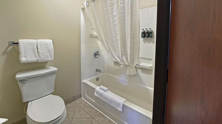 Oxford Suites Yakima Room