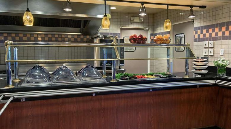 <b>Oxford Suites Yakima Restaurant</b>. Images powered by <a href="https://iceportal.shijigroup.com/" title="IcePortal" target="_blank">IcePortal</a>.