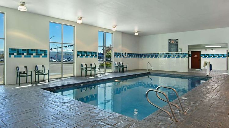 Oxford Suites Yakima Pool