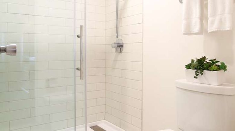 <b>Oxford Suites Pismo Beach Room</b>. Images powered by <a href="https://iceportal.shijigroup.com/" title="IcePortal" target="_blank">IcePortal</a>.