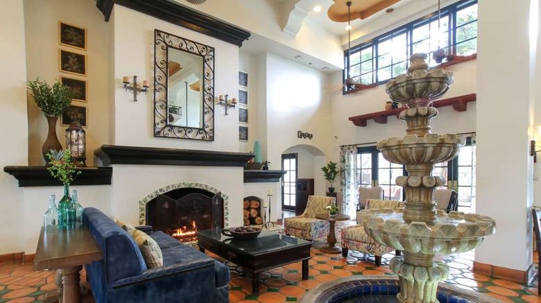 <b>Oxford Suites Pismo Beach Lobby</b>. Images powered by <a href="https://iceportal.shijigroup.com/" title="IcePortal" target="_blank">IcePortal</a>.
