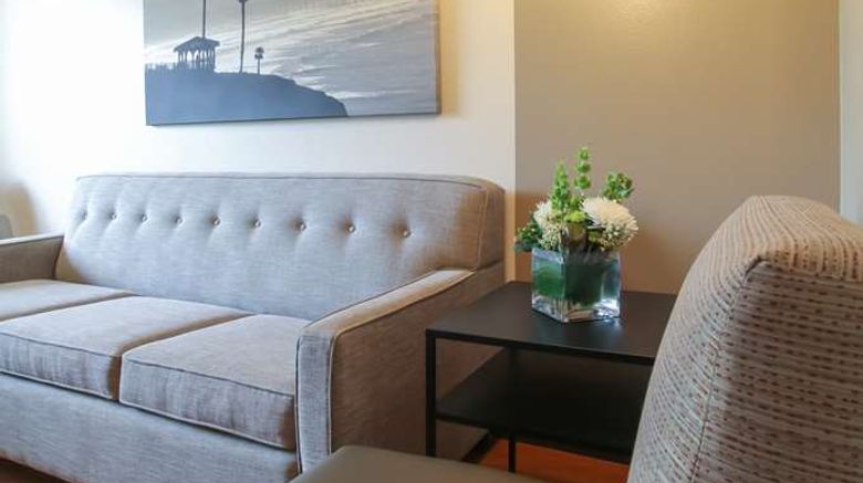 <b>Oxford Suites Pismo Beach Room</b>. Images powered by <a href="https://iceportal.shijigroup.com/" title="IcePortal" target="_blank">IcePortal</a>.
