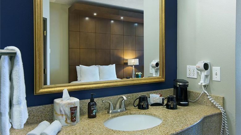 <b>Oxford Suites Spokane Room</b>. Images powered by <a href="https://iceportal.shijigroup.com/" title="IcePortal" target="_blank">IcePortal</a>.