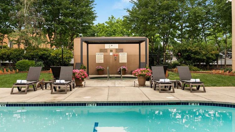 Oxford Suites Redding Pool