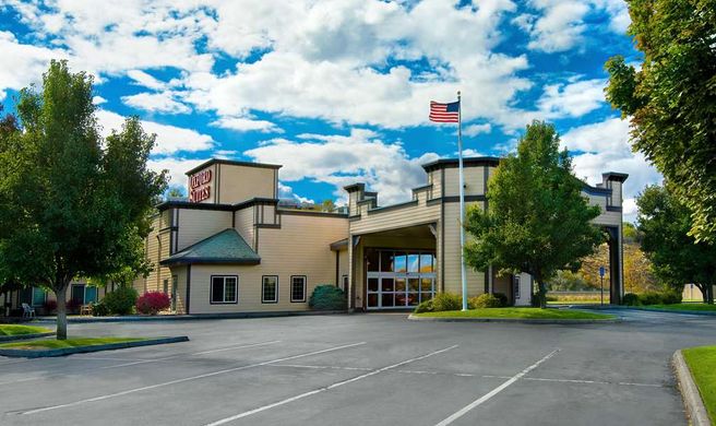 Oxford Suites-Pendleton Exterior