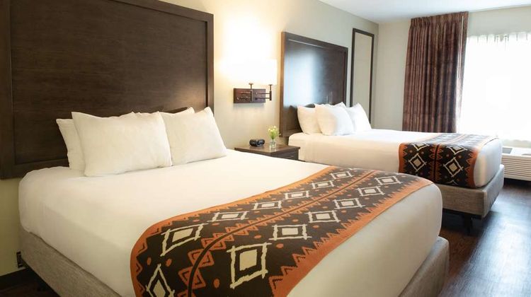 Oxford Suites-Pendleton Room