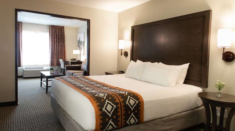 Oxford Suites-Pendleton Room