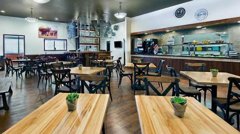 <b>Oxford Suites Hermiston Restaurant</b>. Images powered by <a href="https://iceportal.shijigroup.com/" title="IcePortal" target="_blank">IcePortal</a>.