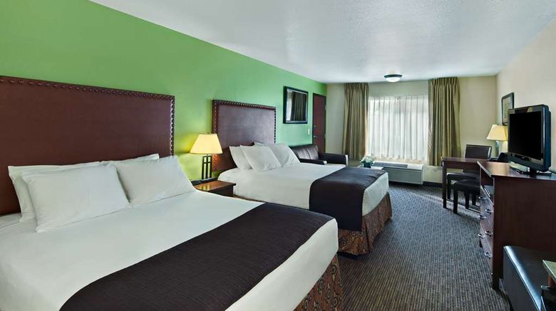 <b>Oxford Suites Hermiston Suite</b>. Images powered by <a href="https://iceportal.shijigroup.com/" title="IcePortal" target="_blank">IcePortal</a>.