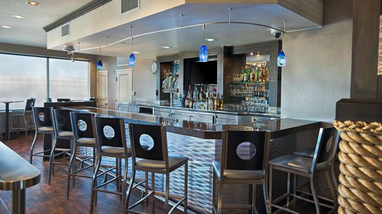 <b>Oxford Suites Silverdale Restaurant</b>. Images powered by <a href="https://iceportal.shijigroup.com/" title="IcePortal" target="_blank">IcePortal</a>.