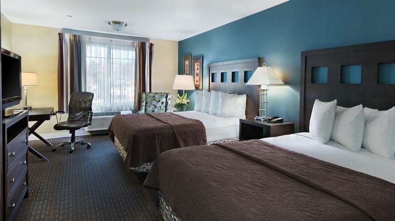 <b>Oxford Suites Silverdale Suite</b>. Images powered by <a href="https://iceportal.shijigroup.com/" title="IcePortal" target="_blank">IcePortal</a>.